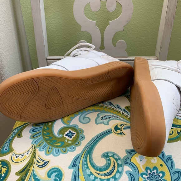 ADIDAS white shoes - Picture 5 of 11